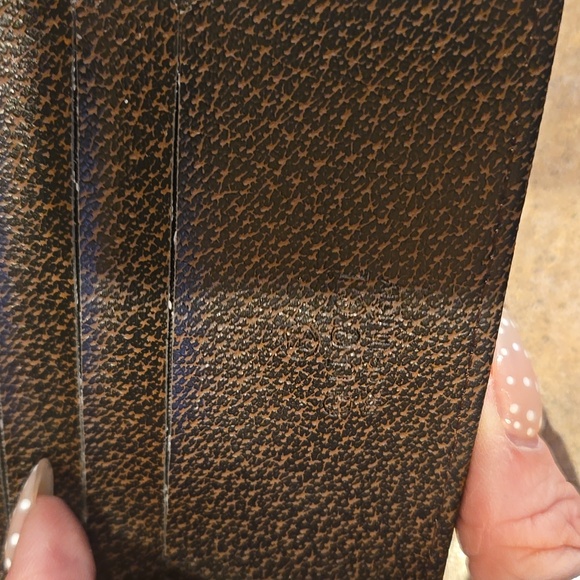 Designer Inspired Stylish Wallet - Picture 7 of 9